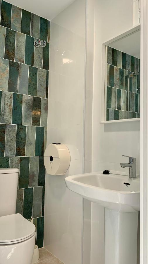 Hostal Sango Sierra De Las Nieves Alozaina Bagian luar foto