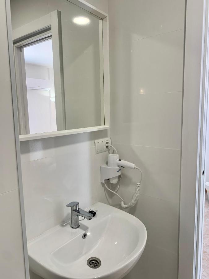 Hostal Sango Sierra De Las Nieves Alozaina Bagian luar foto