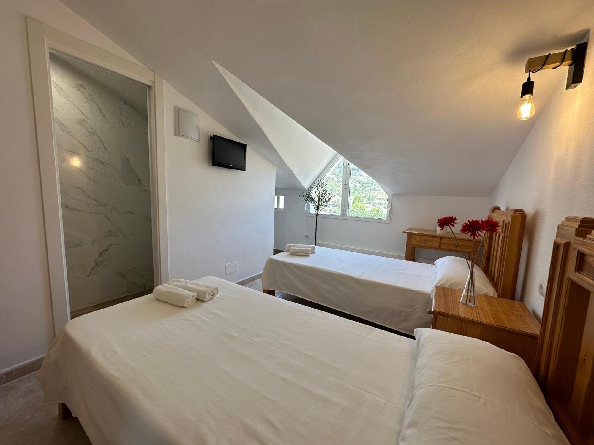 Hostal Sango Sierra De Las Nieves Alozaina Bagian luar foto