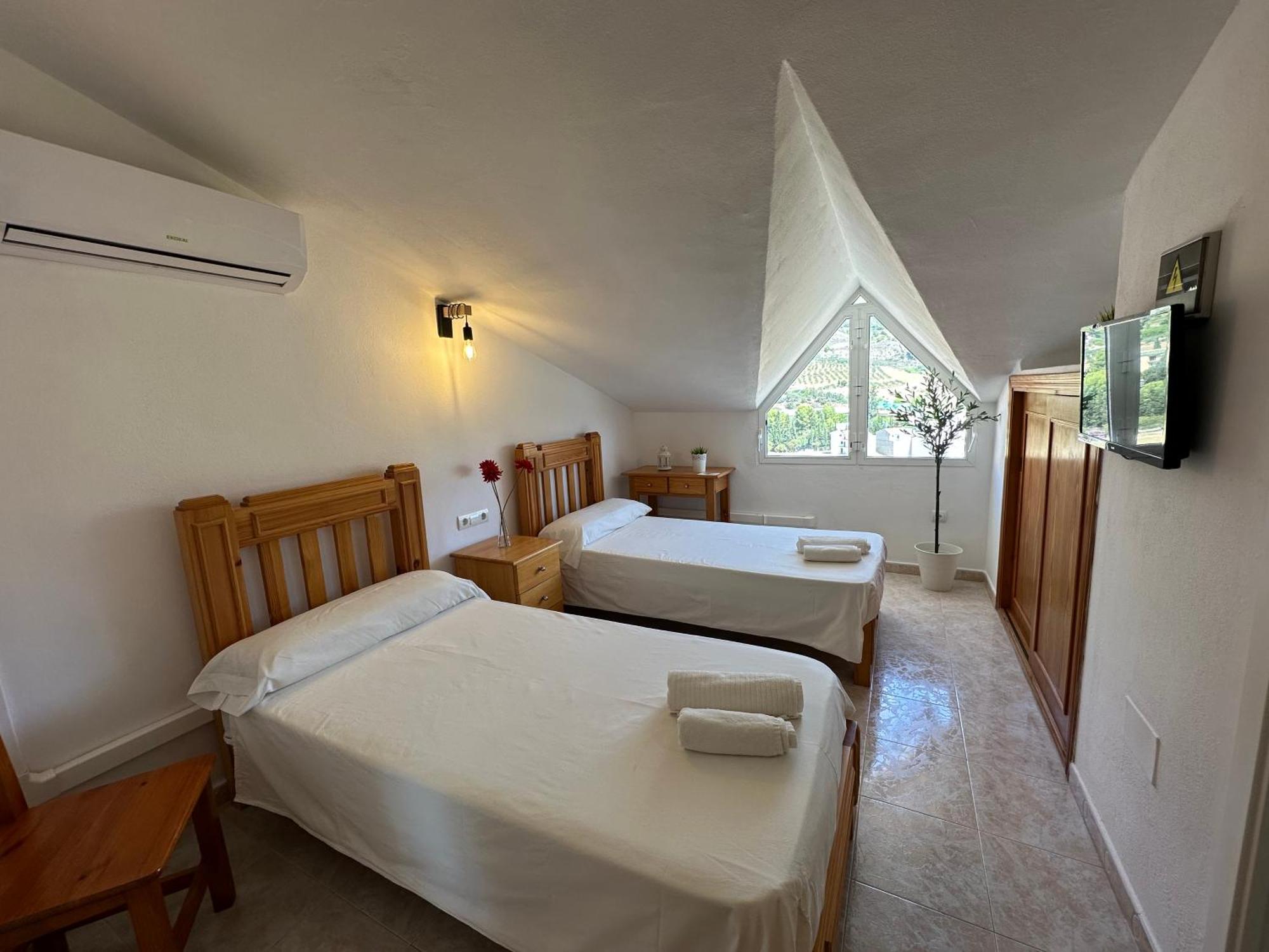 Hostal Sango Sierra De Las Nieves Alozaina Bagian luar foto