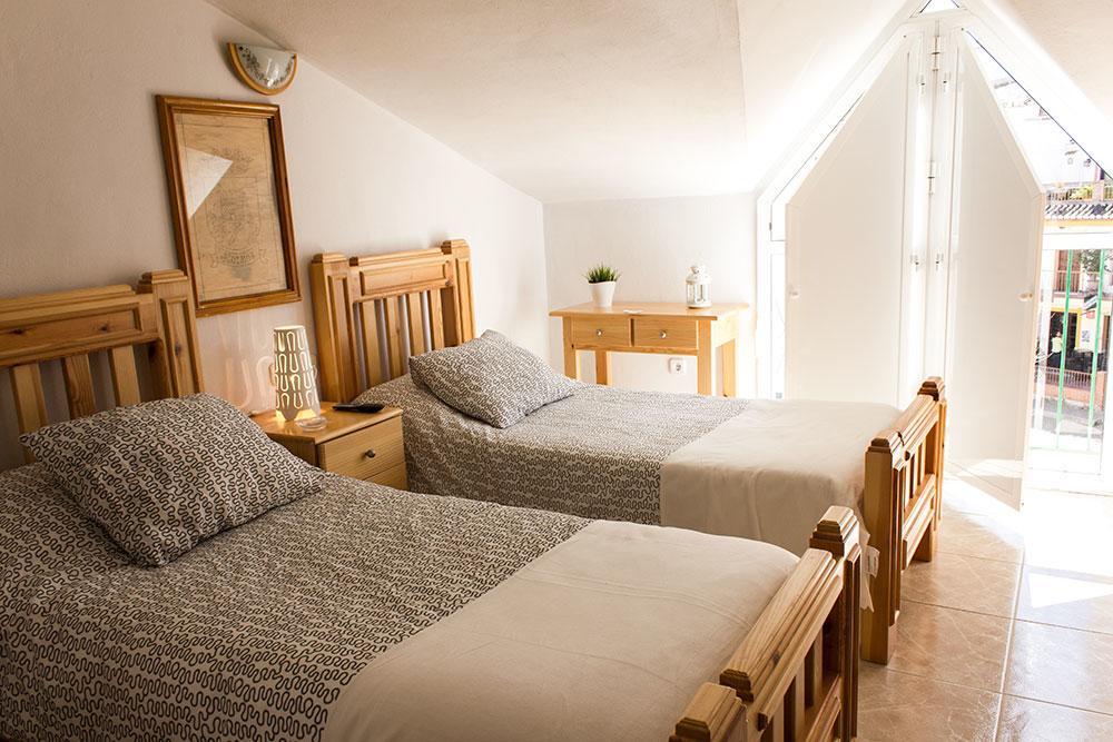 Hostal Sango Sierra De Las Nieves Alozaina Bagian luar foto